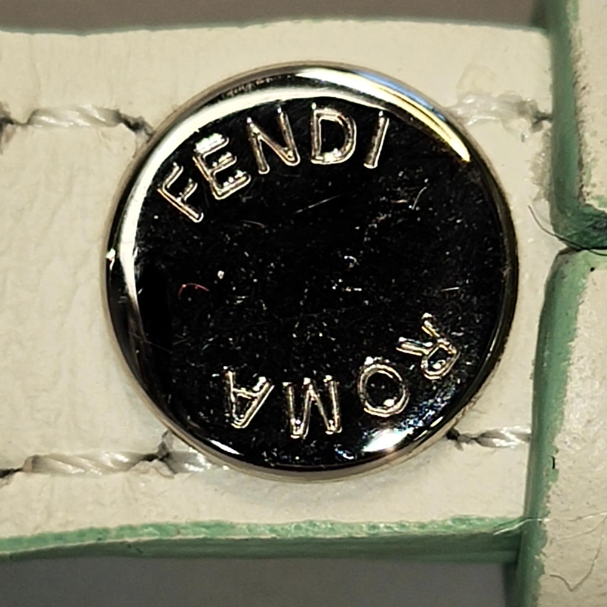 Fendi Scalloped Kan I (SHG-vQqwmz)