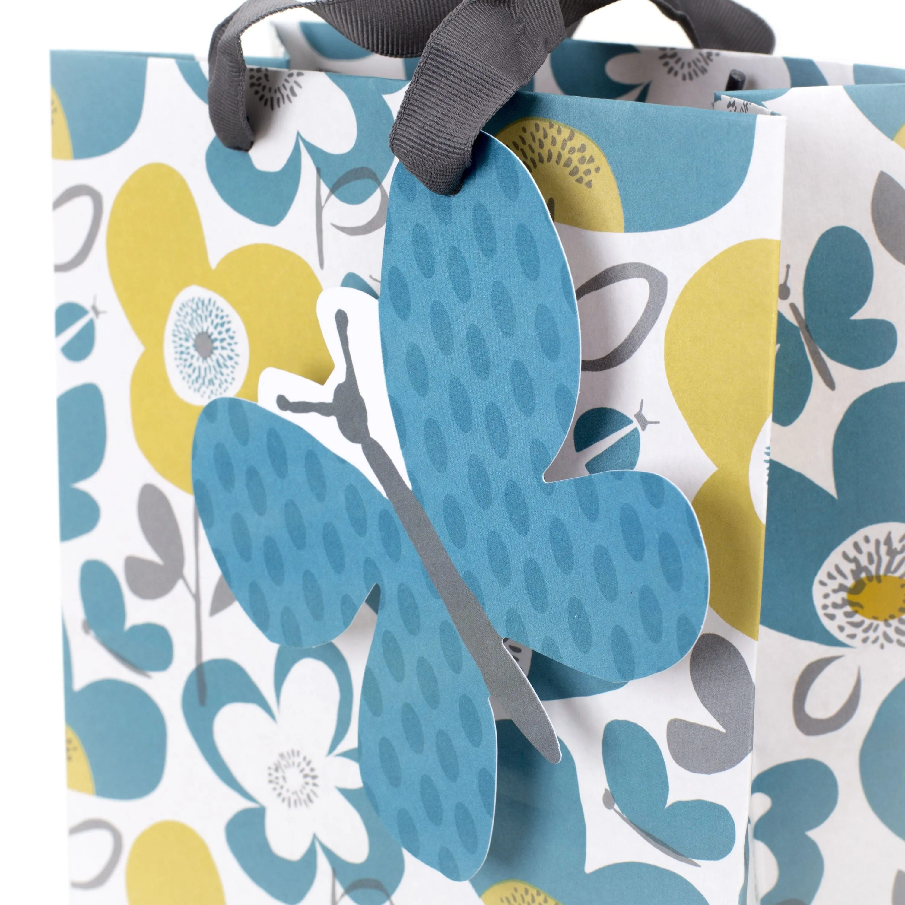 Hallmark Medium Gift Bag with Tissue Paper (Flowers and Butterflies)