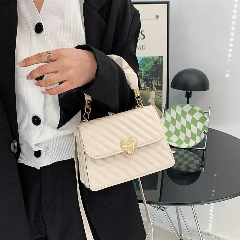 Love Chain Shoulder Bag - Stylish Women's Accessory
