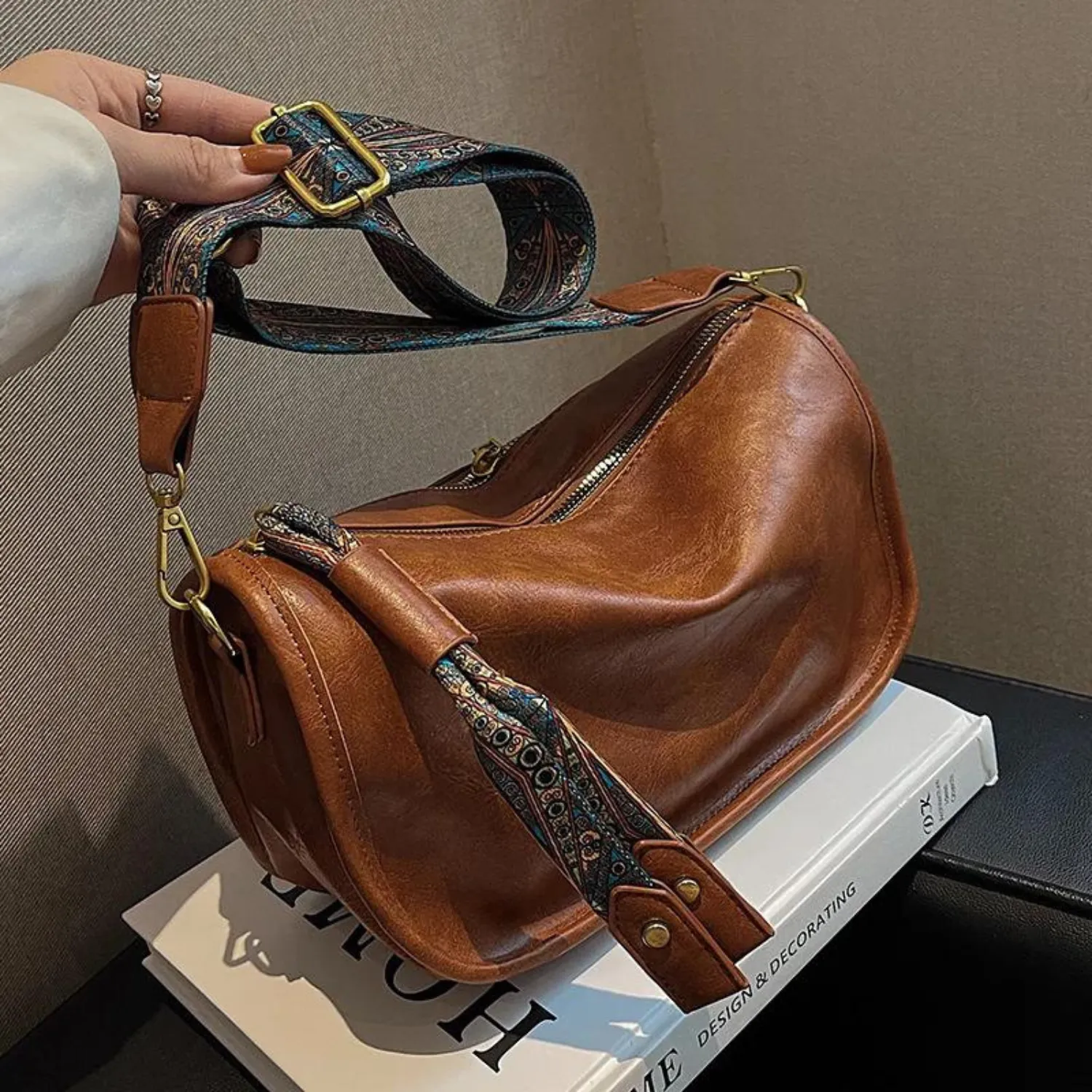Retro-Chic PU Leather Pillow Shoulder Bag