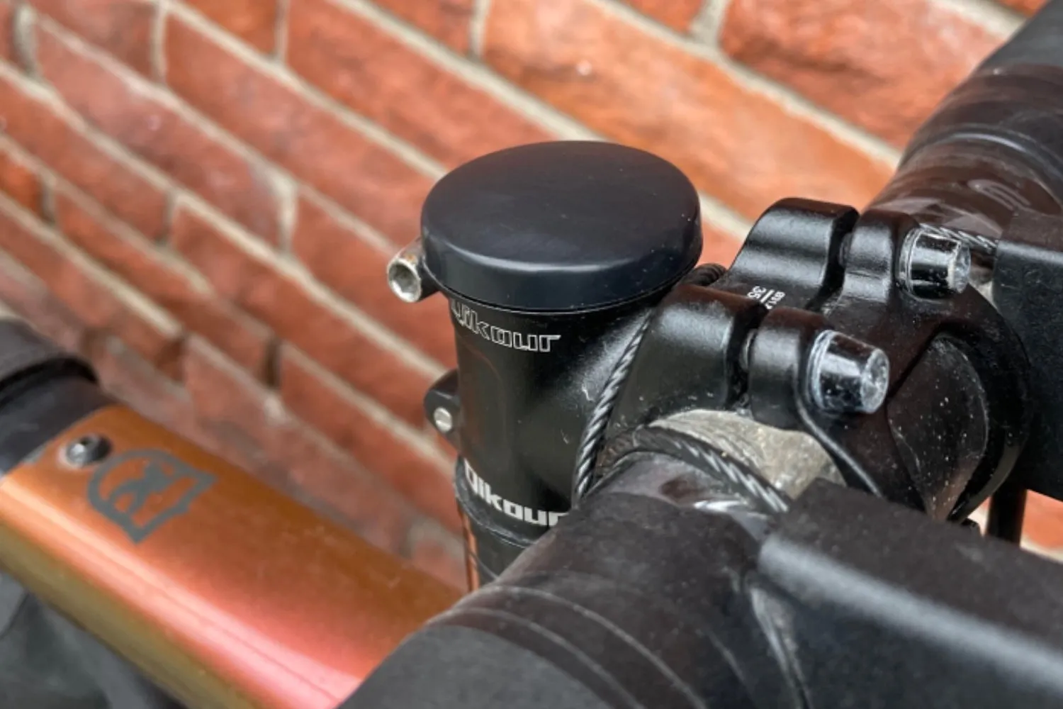 Stealth Cap - Bicycle Airtag Anti-Theft Stem Cap