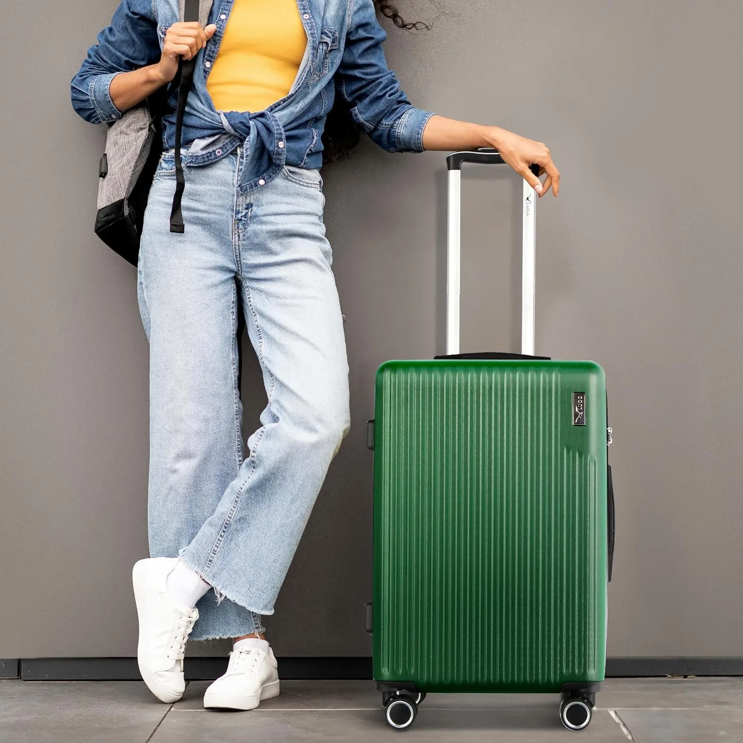 Vacay 20" Cabin Suitcase in Forest